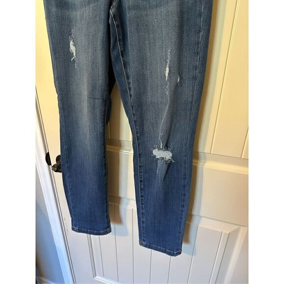 NWT Judy Blue High Waist Boyfriend Fit Distressed Pull On Jegging Size 5 / 27 - Picture 2 of 10